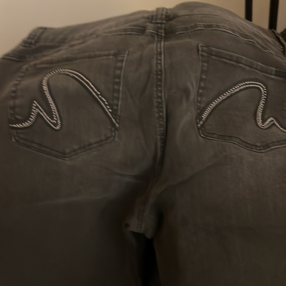 Women’s Denim Jeans - Picture 6 of 10
